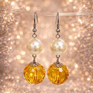 🆕😍Amber Faceted Acrylic & Pearl Earring